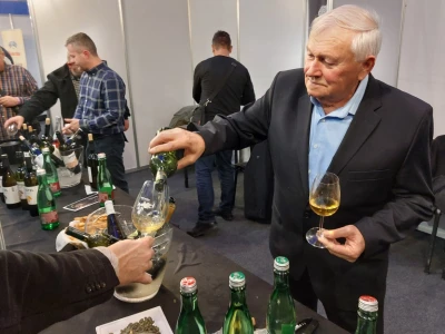 WineOS 2023.