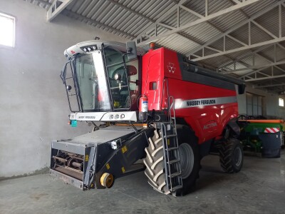 Massey Ferguson traktor i kombajn / Mošorin