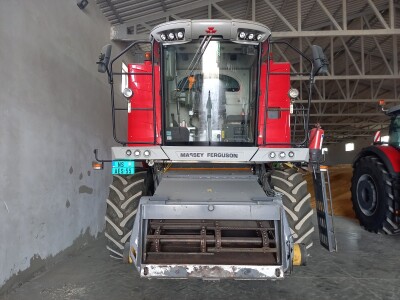 Massey Ferguson traktor i kombajn / Mošorin