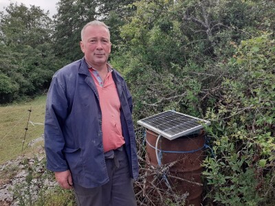 Solarni električni pastir za zaštitu stada