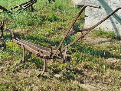 Konjički klub u Ernestinovu