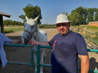 Konjički klub u Ernestinovu