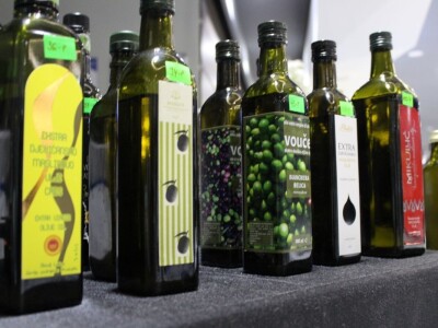 21. Noćnjak, okupljanje maslinara u Neumu