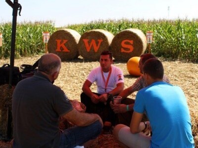 Ugodno druženje u hladovini