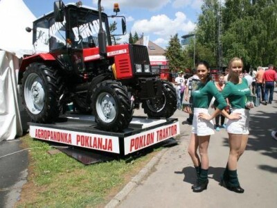 Agroklub hostese - 80. međunarodni poljoprivredni sajam u Novome Sadu