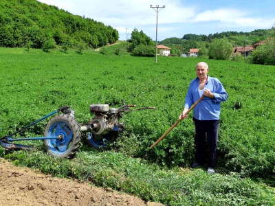 Hazim sa svojim blagom Hazim sa svojim blagom