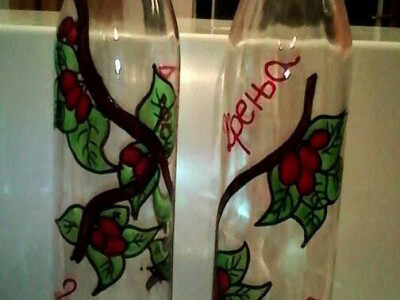 Oslikane boce rakije drenovače