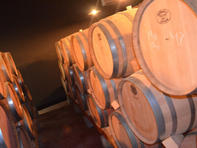 U bariq sali trenutno odležava 14.000 litara crnih vinaa