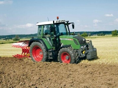 Traktor Fendt 300 Vario