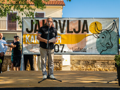 32. Jakovlja i Smotra istarskih volova u Kanfanaru