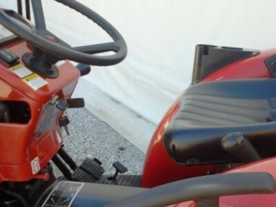 Traktor Mahindra 354