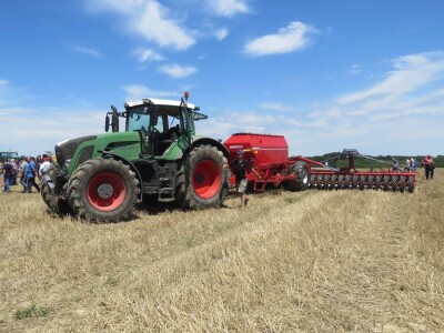 Prezentacija poljoprivredne mehanizacije u organizaciji tvrtke Grapak