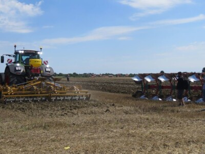 Prezentacija poljoprivredne mehanizacije u organizaciji tvrtke Grapak