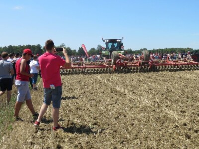 Prezentacija poljoprivredne mehanizacije u organizaciji tvrtke Grapak