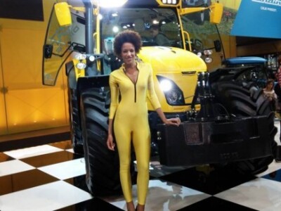 Hostese na EIMA sajmu