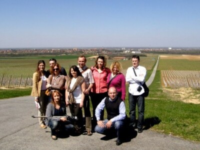 Agrarni novinari iz Novog Sada u poseti Iločkom podrumu