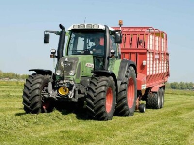 Traktor Fendt 400 Vario