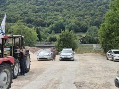 Policija zaustavila kolone traktora na putevima prema Sarajevu