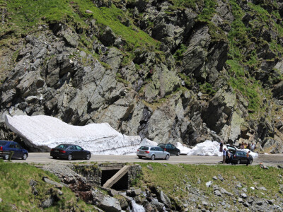 Odroni snijega krajem 6. mjeseca