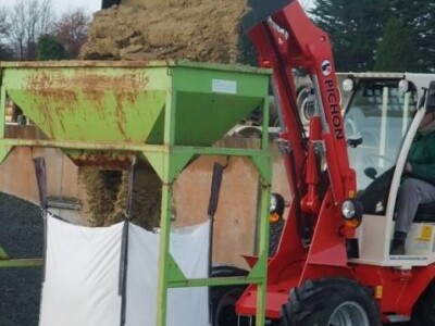 Traktorski utovarivač P510