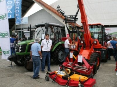 Raznovrsna ponuda mehanizacije