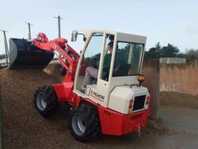 Traktorski utovarivač P510