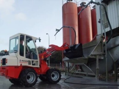 Traktorski utovarivač P510