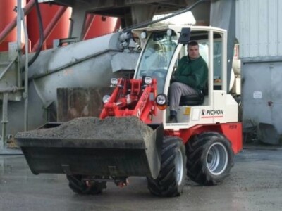 Traktorski utovarivač P510