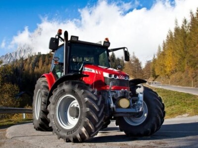 Traktor Massey Ferguson 5400