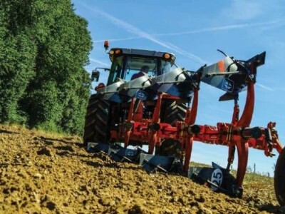 Traktor Massey Ferguson 5600