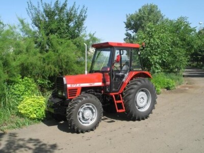 Traktor IMT 577