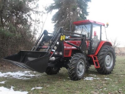 Traktor IMT 577