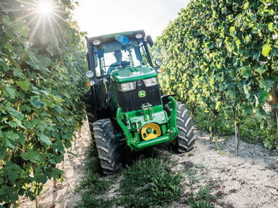 Traktor John Deere 5G Special
