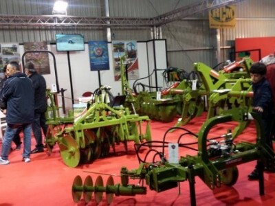 Razgledavanje bogate ponude mehanizacije