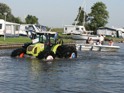 Mitas gume od traktora prave jahtu! Mitas gume od traktora prave jahtu!