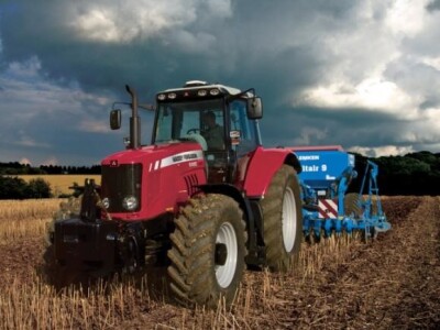 Traktor Massey Ferguson 6400