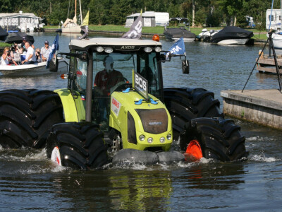 Claas na vodi Claas na vodi