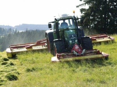 Traktor Fendt 700 Vario