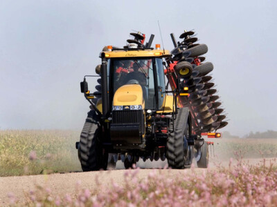 Traktor Challenger MT700C