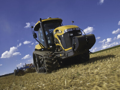 Traktor Challenger MT700C