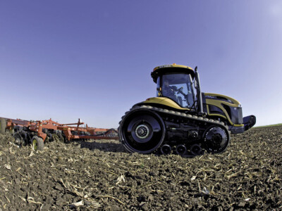 Traktor Challenger MT700C