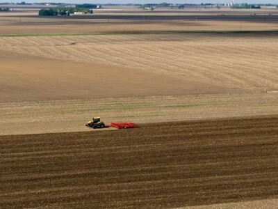 Traktor Challenger MT700D