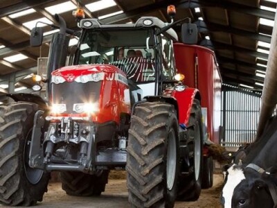 Traktor Massey Ferguson 7600