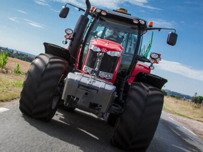 Traktor Massey Ferguson 7600