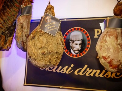 8. Međunarodni festival pršuta u Drnišu 8. Međunarodni festival pršuta u Drnišu