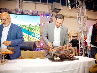 8. Međunarodni festival pršuta u Drnišu 8. Međunarodni festival pršuta u Drnišu