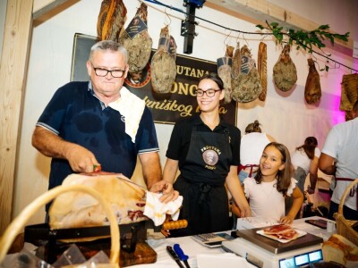 8. Međunarodni festival pršuta u Drnišu 8. Međunarodni festival pršuta u Drnišu