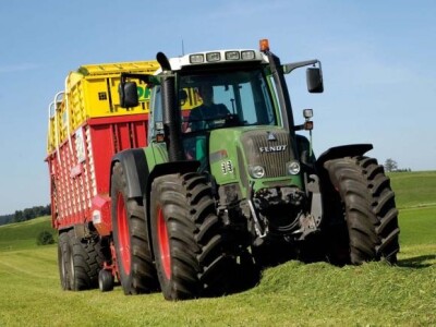 Traktor Fendt 800 Vario
