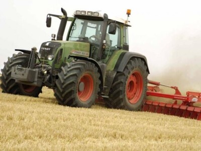 Traktor Fendt 800 Vario