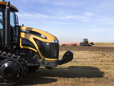 Traktor Challenger MT800C